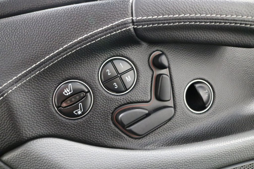 Used Mercedes-Benz SL 2005 for sale - 76934778: Photo 13