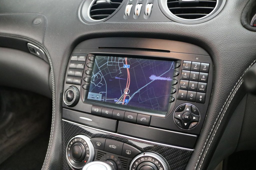 Used Mercedes-Benz SL 2005 for sale - 76934778: Photo 17