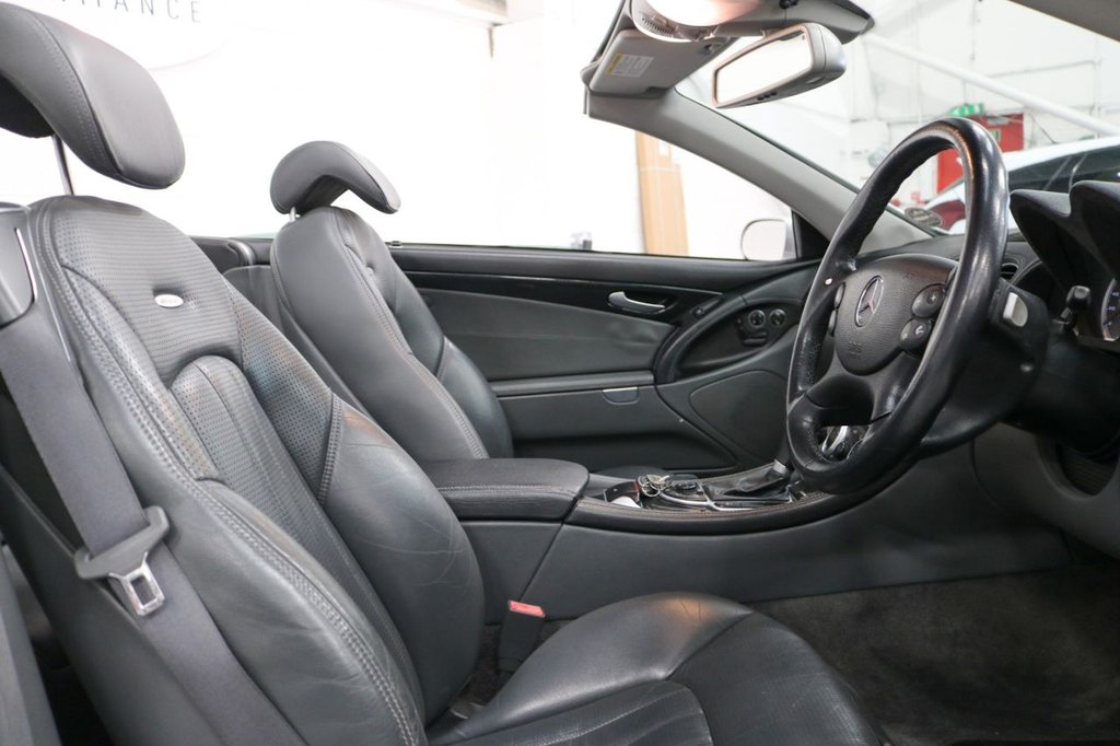 Used Mercedes-Benz SL 2005 for sale - 76934778: Photo 3