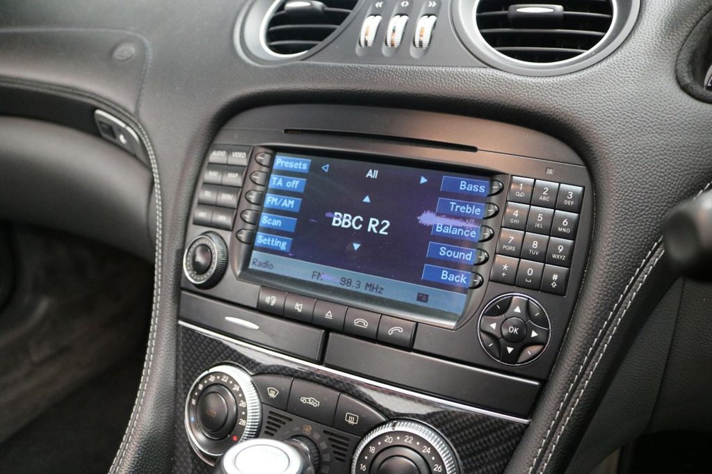 Used Mercedes-Benz SL 2005 for sale - 76934778: Photo 30