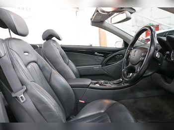 Used Mercedes-Benz SL 2005 for sale - 76934778: Photo