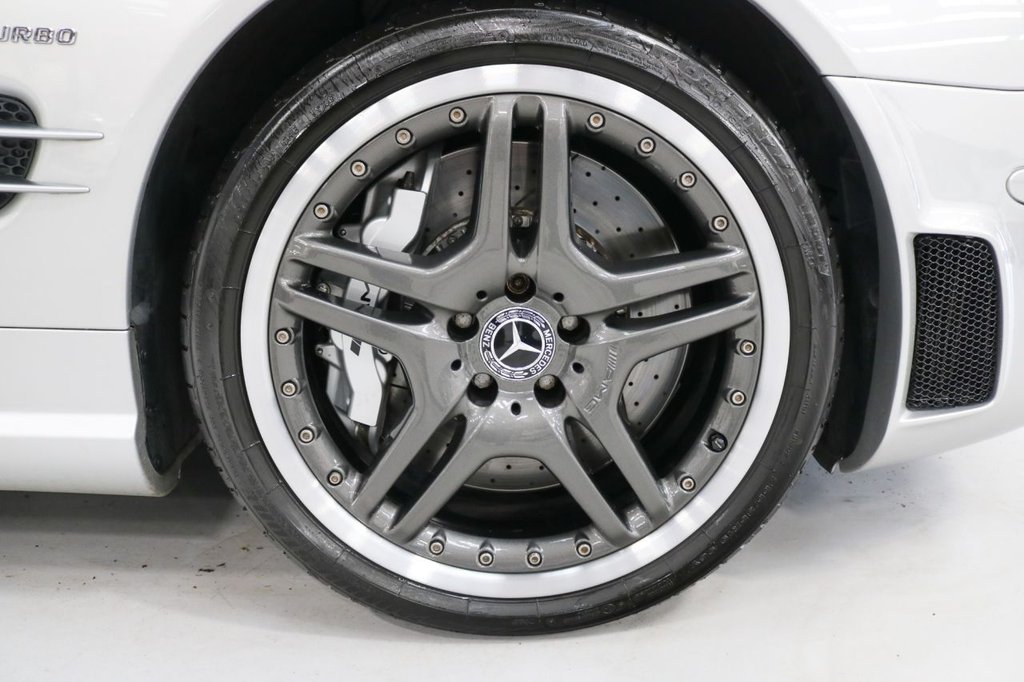 Used Mercedes-Benz SL 2005 for sale - 76934778: Photo 4