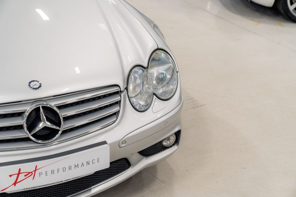 Used Mercedes-Benz SL 2005 for sale - 76934778: Photo 44