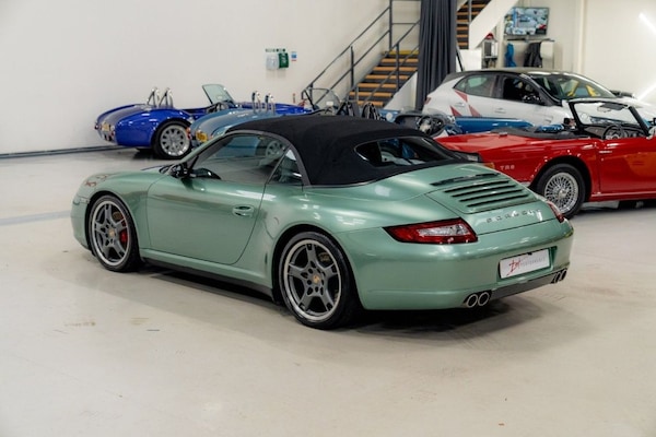 Used Porsche 911 2006 for sale - 76304068: Photo 32