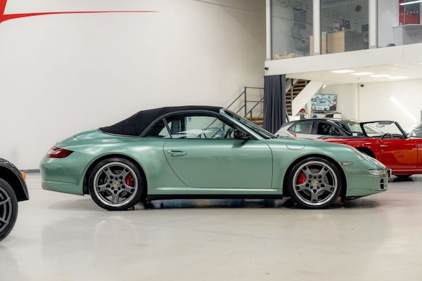 Used Porsche 911 2006 for sale - 76304068: Photo 38