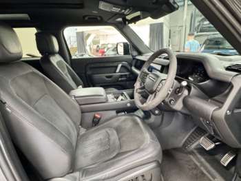 Used Land Rover Defender 2021 for sale - 75062515: Photo