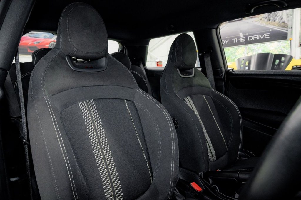 Used MINI Hatch 2017 for sale - 76406786: Photo 32