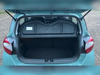 Used Hyundai i10 2025 for sale - 77151066: Photo