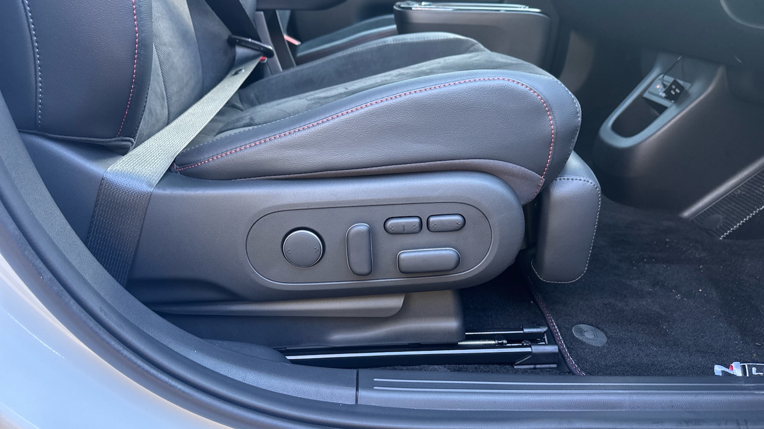 Used Hyundai IONIQ 5 2025 for sale - 77089698: Photo 38