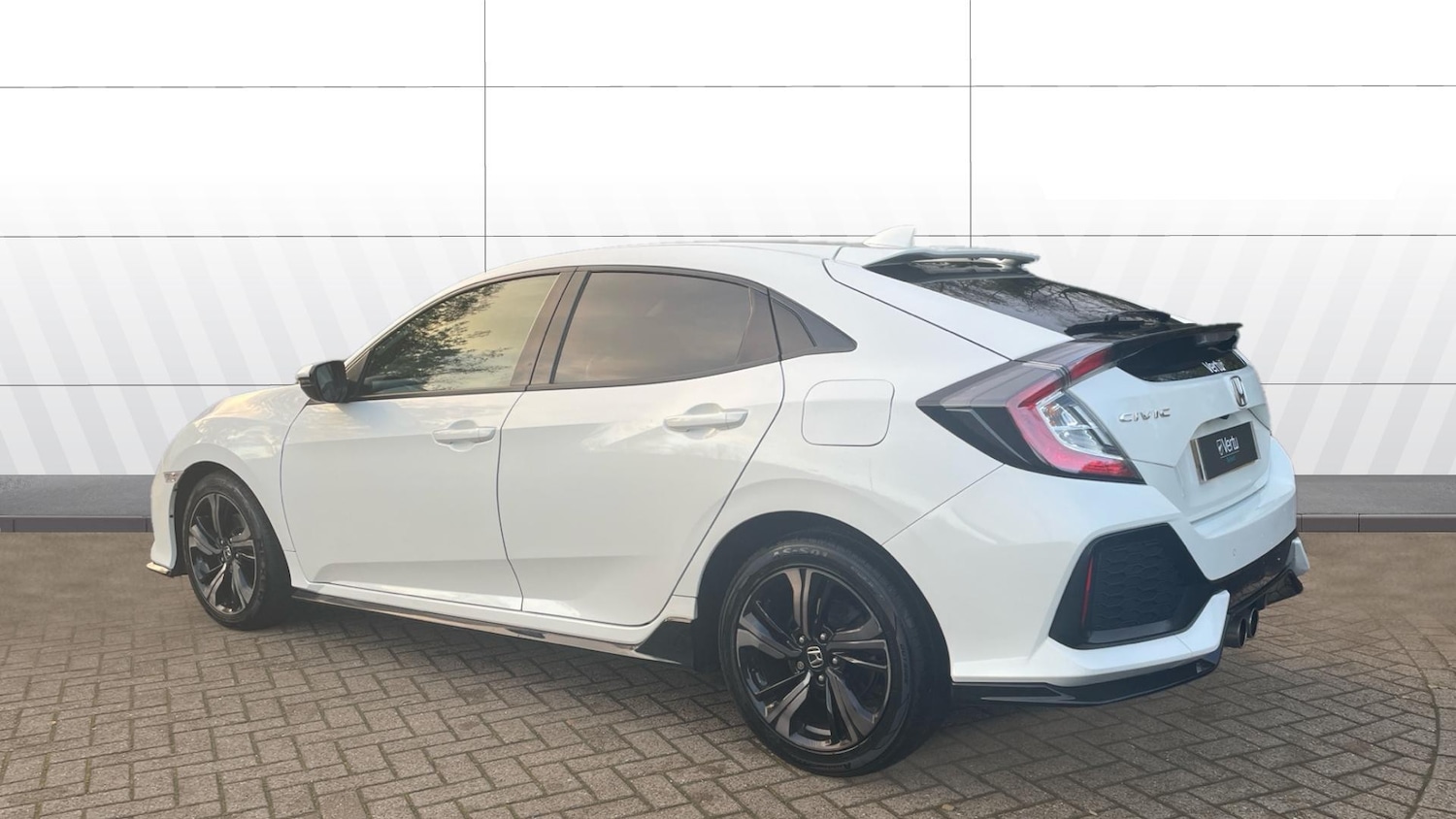 Used Honda Civic 2019 for sale - 76764104: Photo 2
