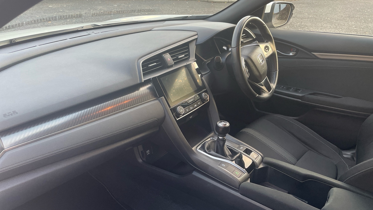 Used Honda Civic 2019 for sale - 76764104: Photo 9