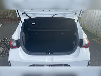 Used Hyundai i20 2024 for sale - 77282900: Photo