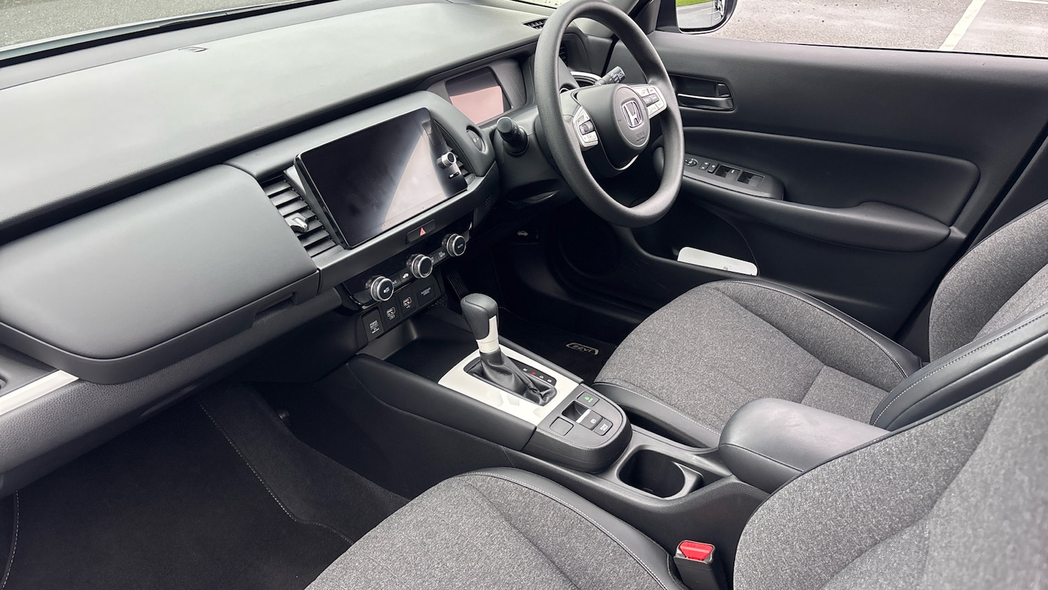 Used Honda Jazz 2023 for sale - 76156548: Photo 2