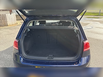 Used Volkswagen Golf 2017 for sale - 78595966: Photo
