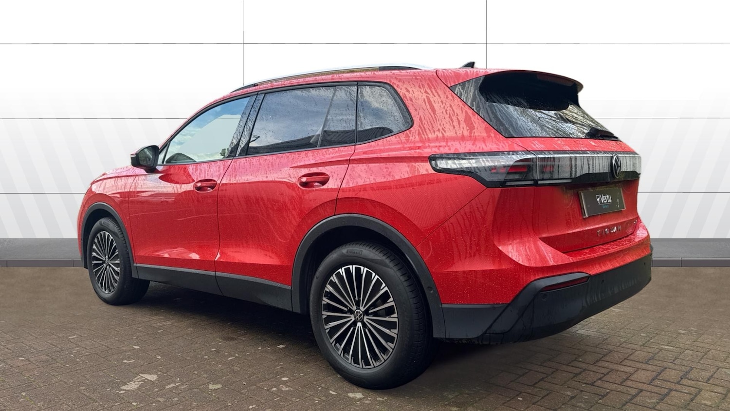 Used Volkswagen Tiguan 2024 for sale - 76862215: Photo 2