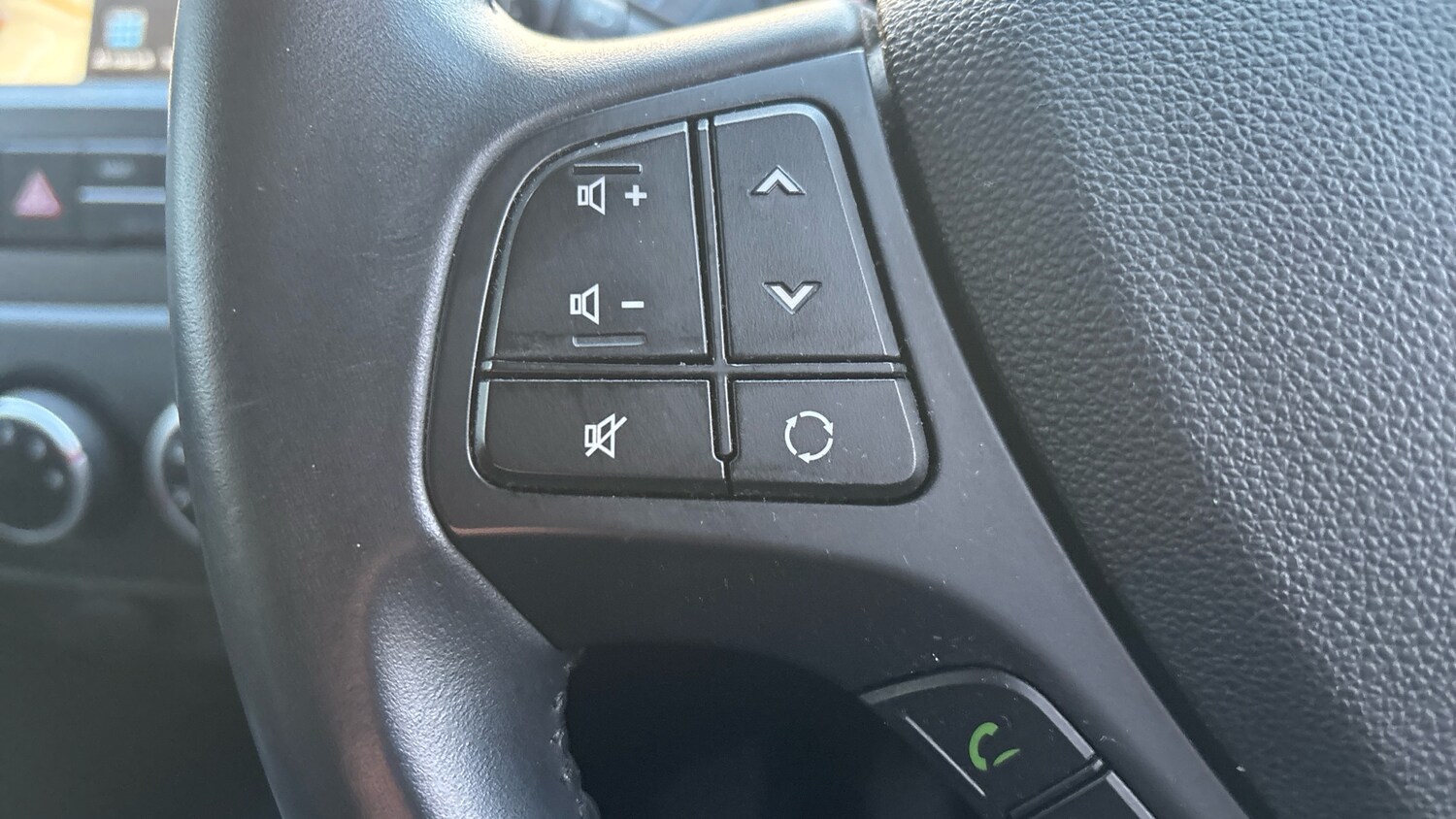 Used Hyundai i10 2020 for sale - 76831463: Photo 42