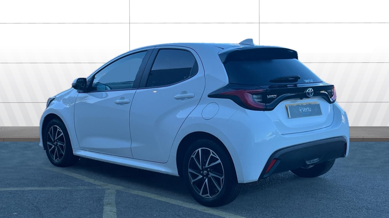 Used Toyota Yaris 2023 for sale - 76289147: Photo 2