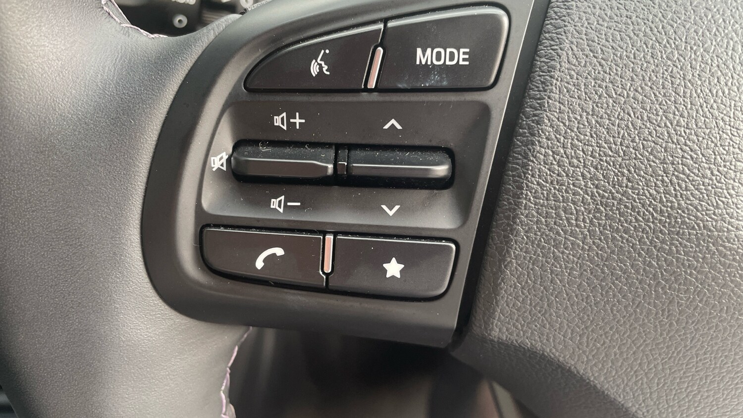 Used Hyundai i10 2024 for sale - 76449532: Photo 31