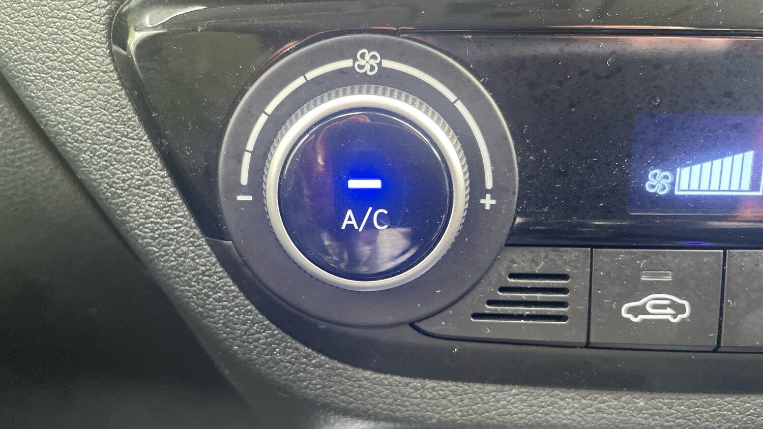 Used Hyundai i10 2024 for sale - 76449532: Photo 39