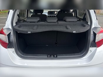 Used Hyundai i10 2024 for sale - 76449532: Photo