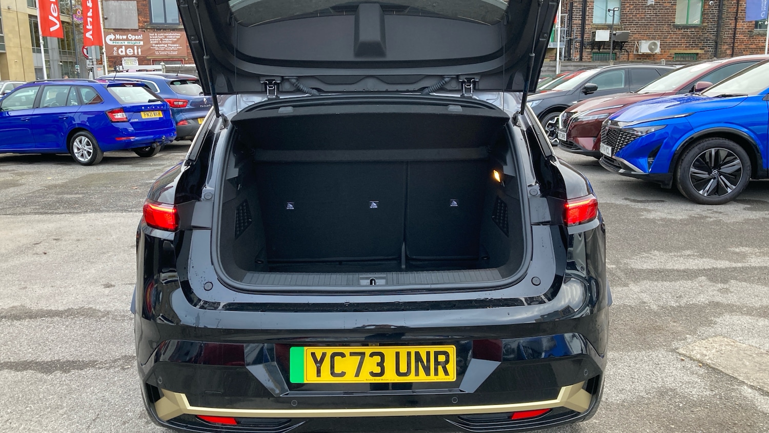 Used Renault Megane E Tech 2023 for sale - 77578705: Photo 4