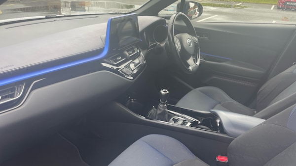 Used Toyota C-HR 2017 for sale - 76299268: Photo 2