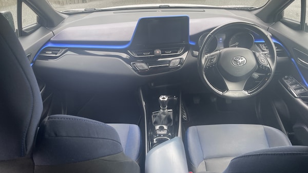 Used Toyota C-HR 2017 for sale - 76299268: Photo 4