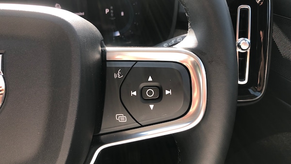 Used Volvo XC40 2023 for sale - 76289148: Photo 32