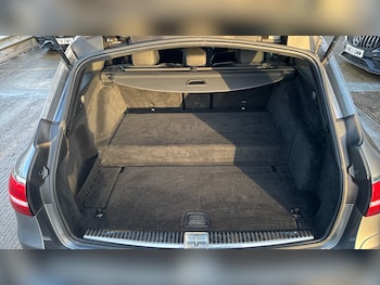 Used Mercedes-Benz E Class 2023 for sale - 77432480: Photo