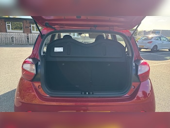 Used Hyundai i10 2025 for sale - 76764100: Photo