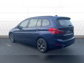 Used BMW 2 Series 2020 for sale - 77351111: Photo