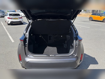 Used Toyota Yaris Cross 2022 for sale - 79392341: Photo