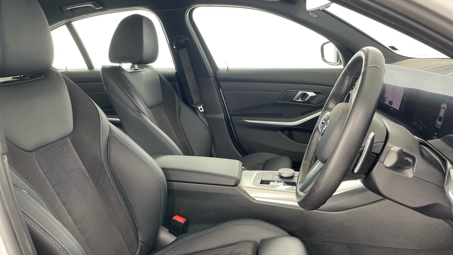 Used BMW 3 Series 2024 for sale - 77323834: Photo 11