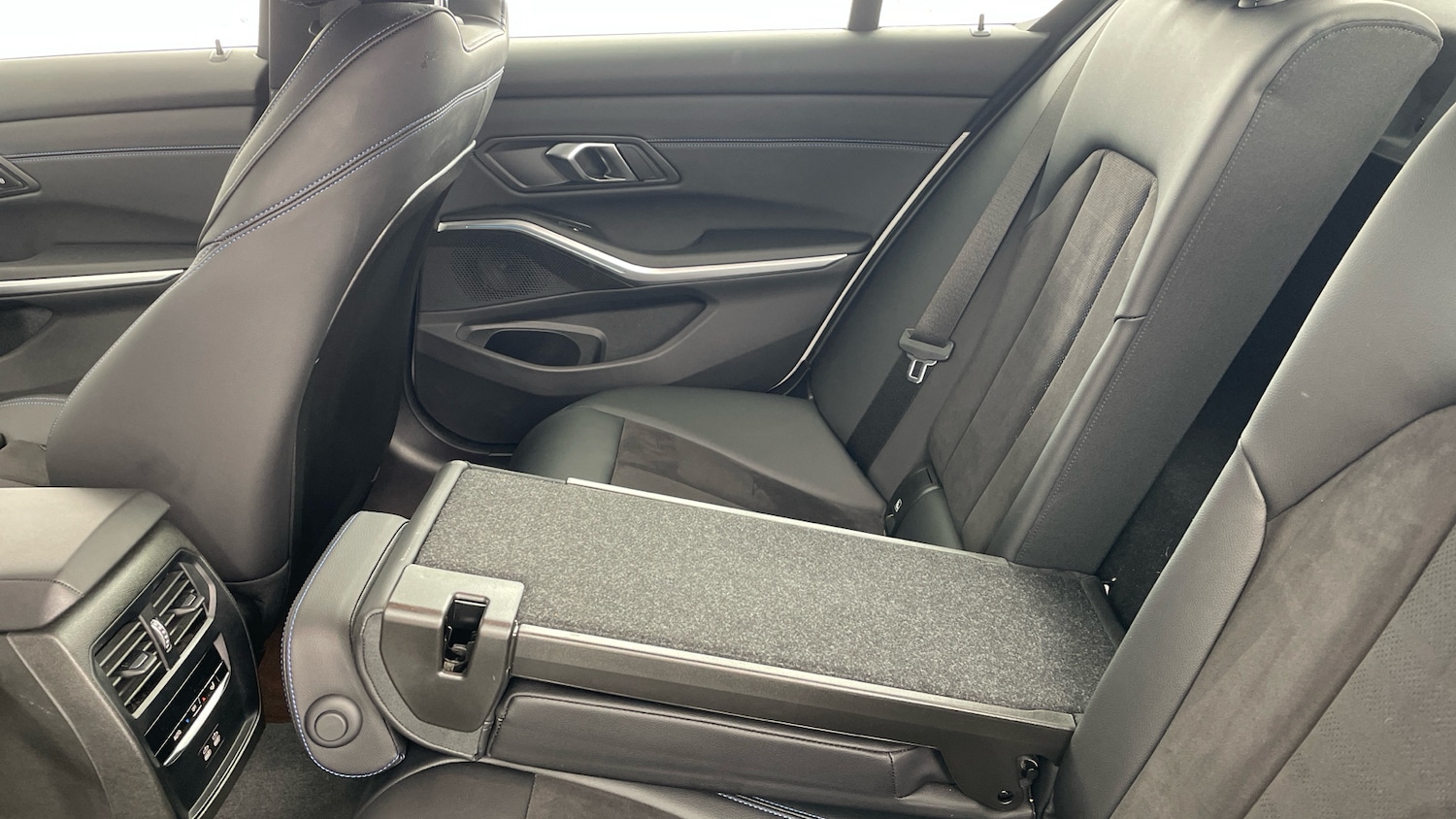 Used BMW 3 Series 2024 for sale - 77323834: Photo 37