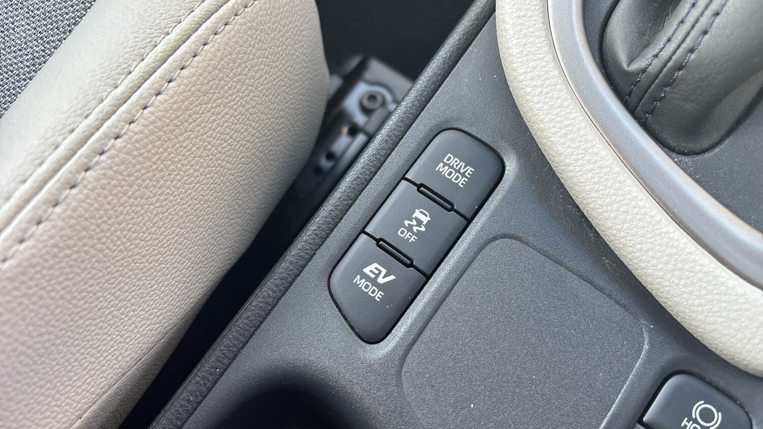 Used Toyota Yaris 2022 for sale - 77744191: Photo 39