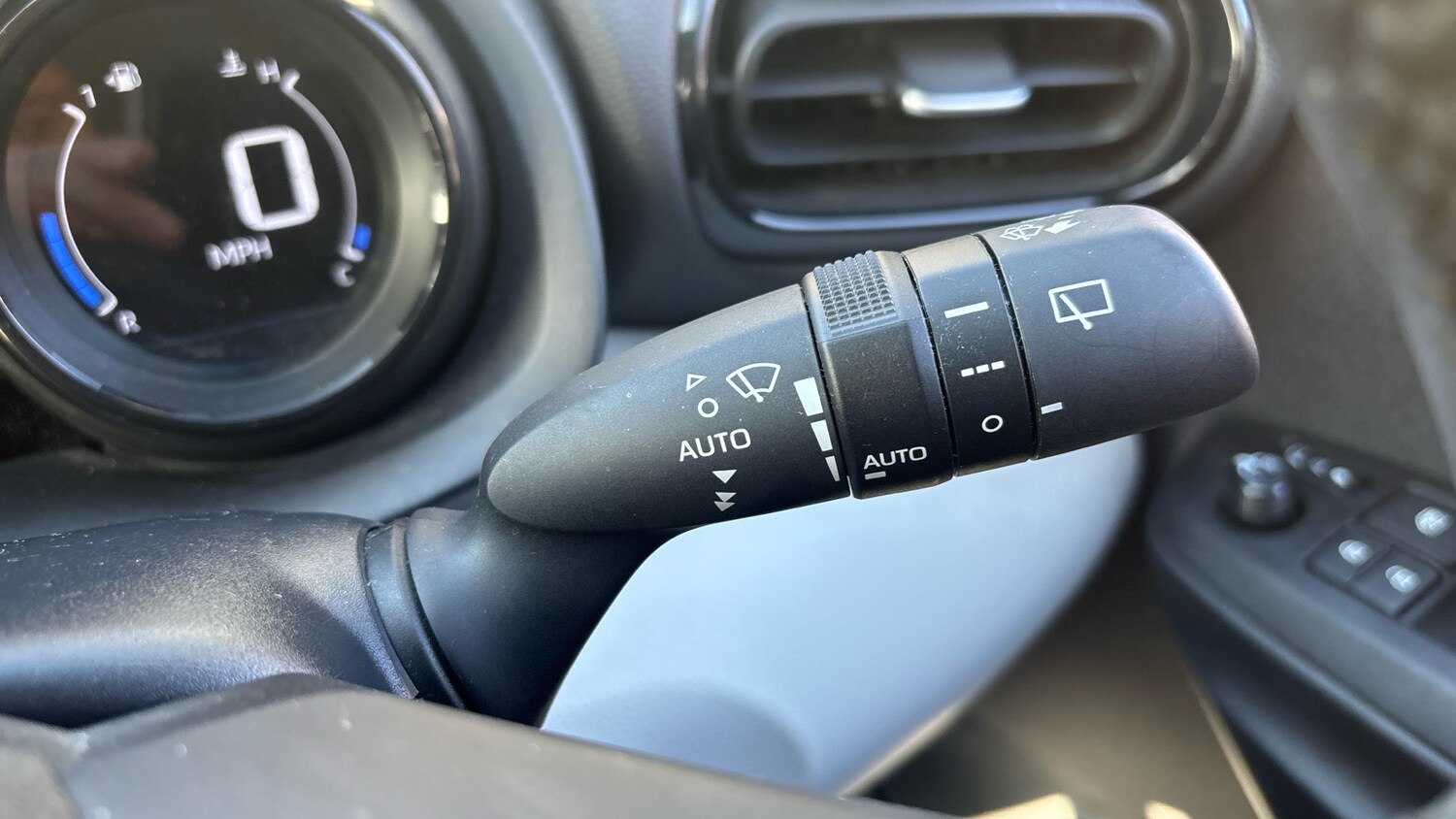 Used Toyota Yaris 2022 for sale - 77744191: Photo 47