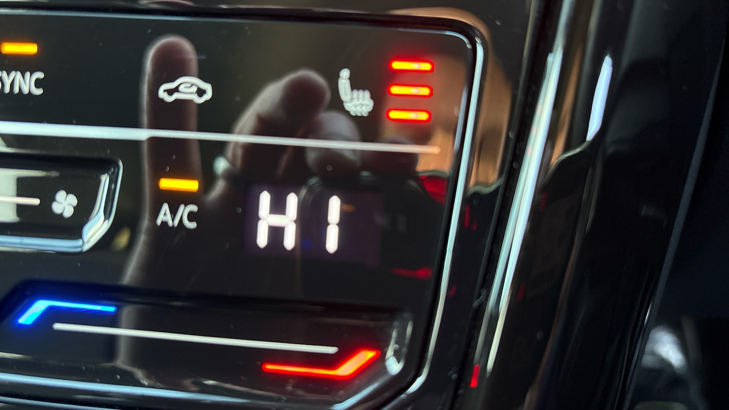 Used Volkswagen T-Roc 2022 for sale - 77363910: Photo 38