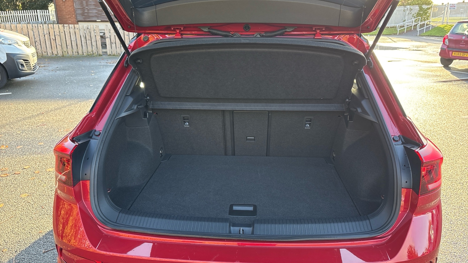 Used Volkswagen T-Roc 2022 for sale - 77363910: Photo 4