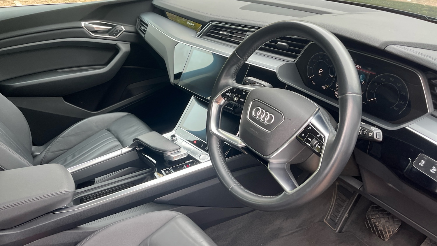 Used Audi e-tron 2020 for sale - 76156547: Photo 11