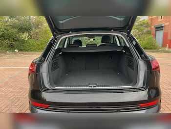 Used Audi e-tron 2020 for sale - 76156547: Photo 4