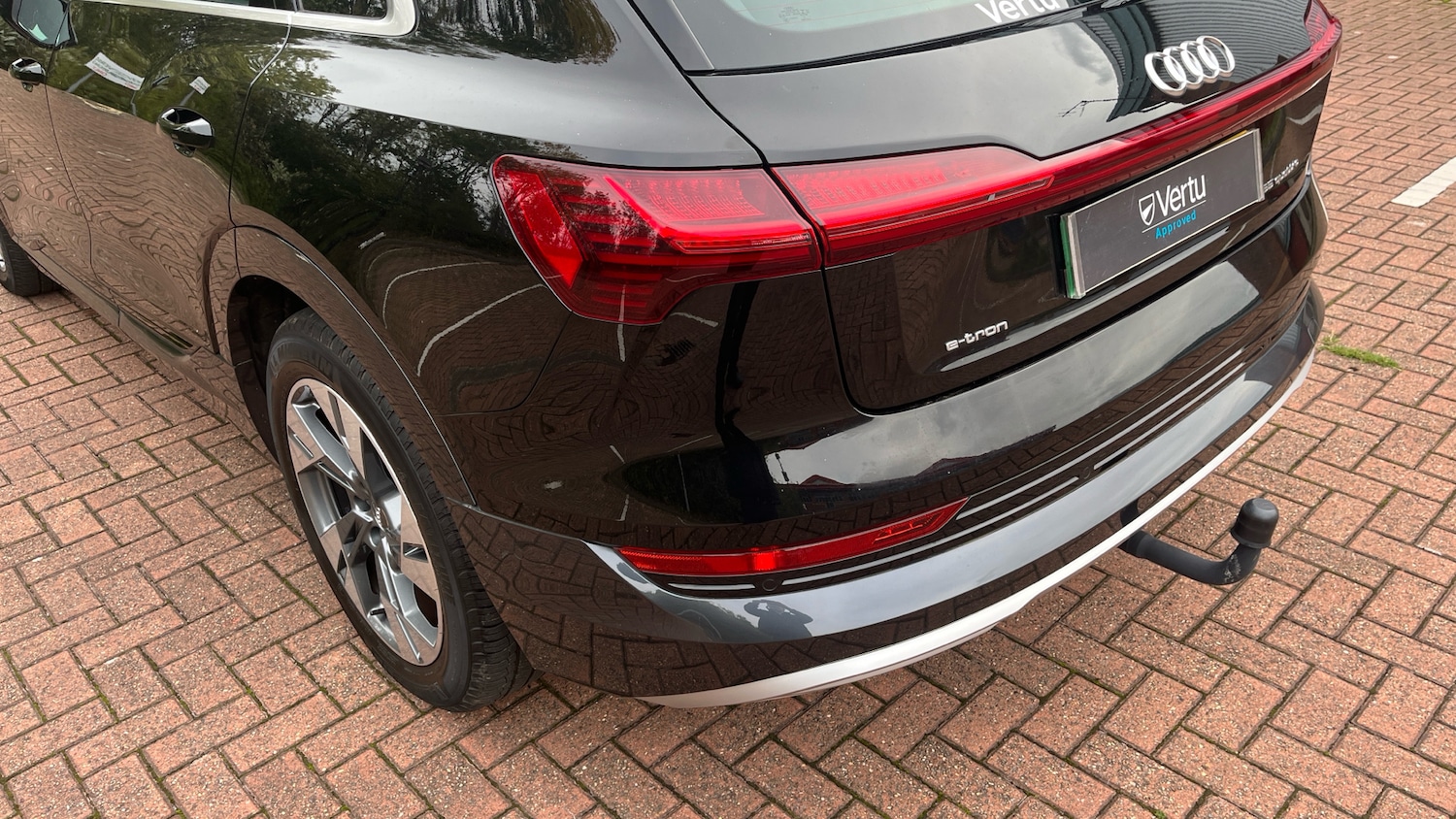 Used Audi e-tron 2020 for sale - 76156547: Photo 68