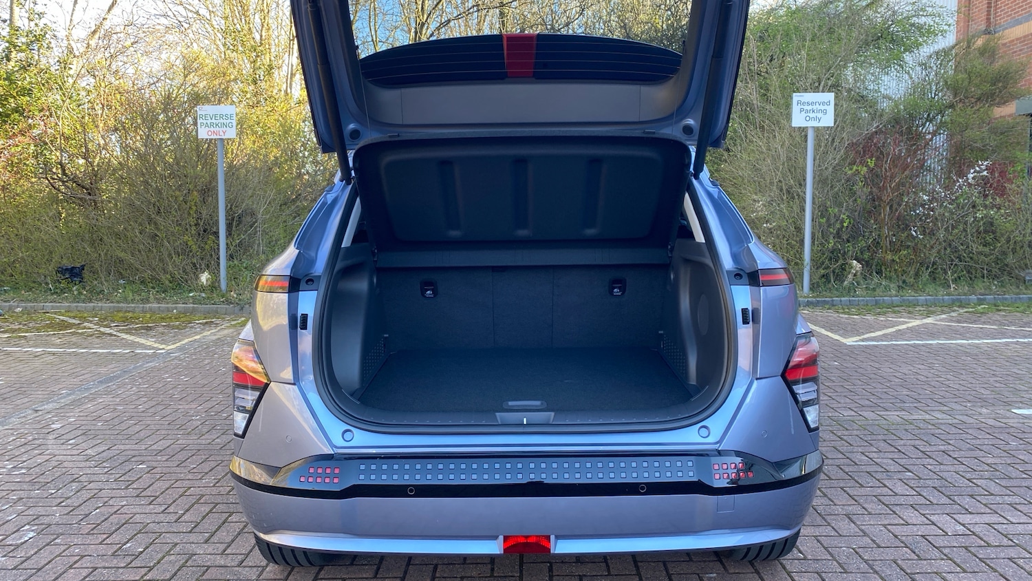 Used Hyundai KONA 2025 for sale - 78025954: Photo 4