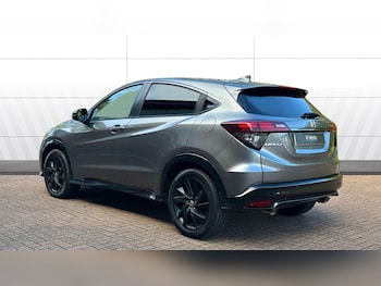 Used Honda HR-V 2020 for sale - 76114847: Photo 2