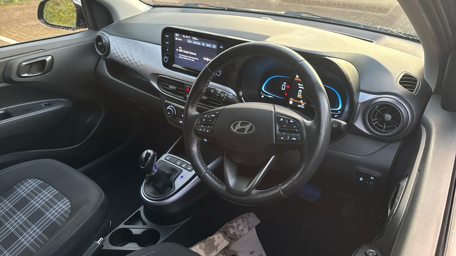 Used Hyundai i10 2023 for sale - 76738657: Photo 11