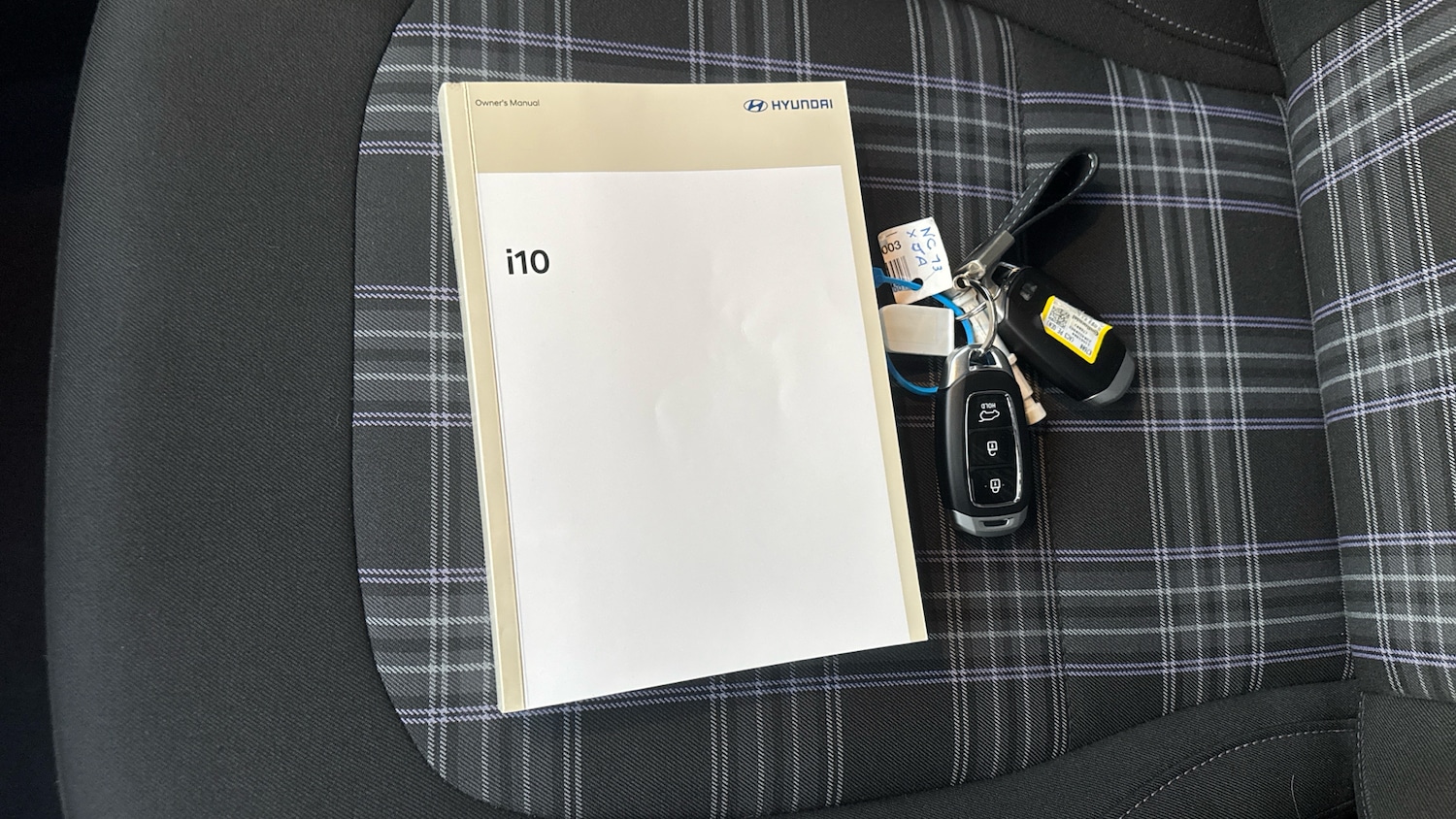 Used Hyundai i10 2023 for sale - 76738657: Photo 19