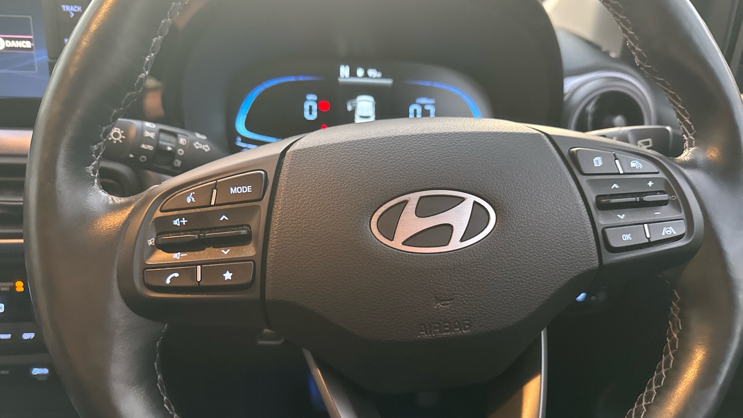 Used Hyundai i10 2023 for sale - 76738657: Photo 24