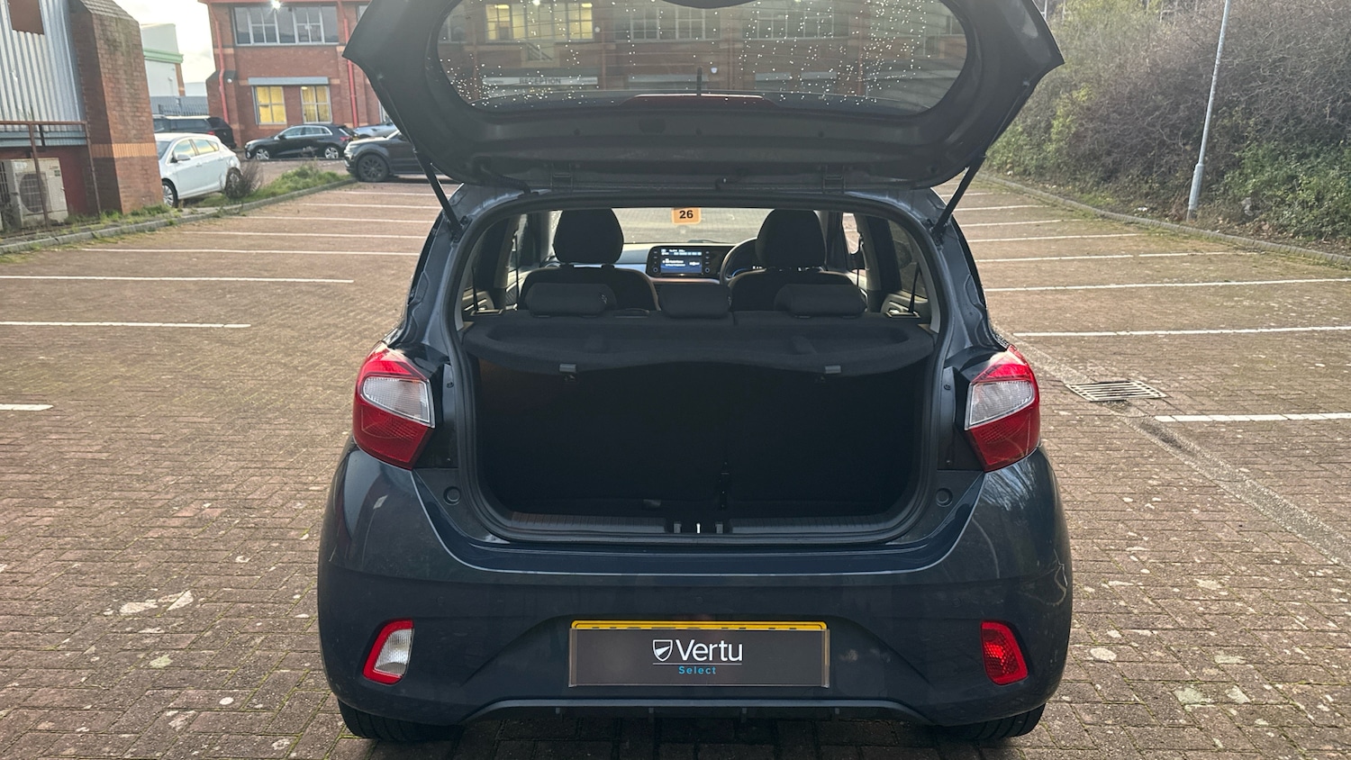 Used Hyundai i10 2023 for sale - 76738657: Photo 4