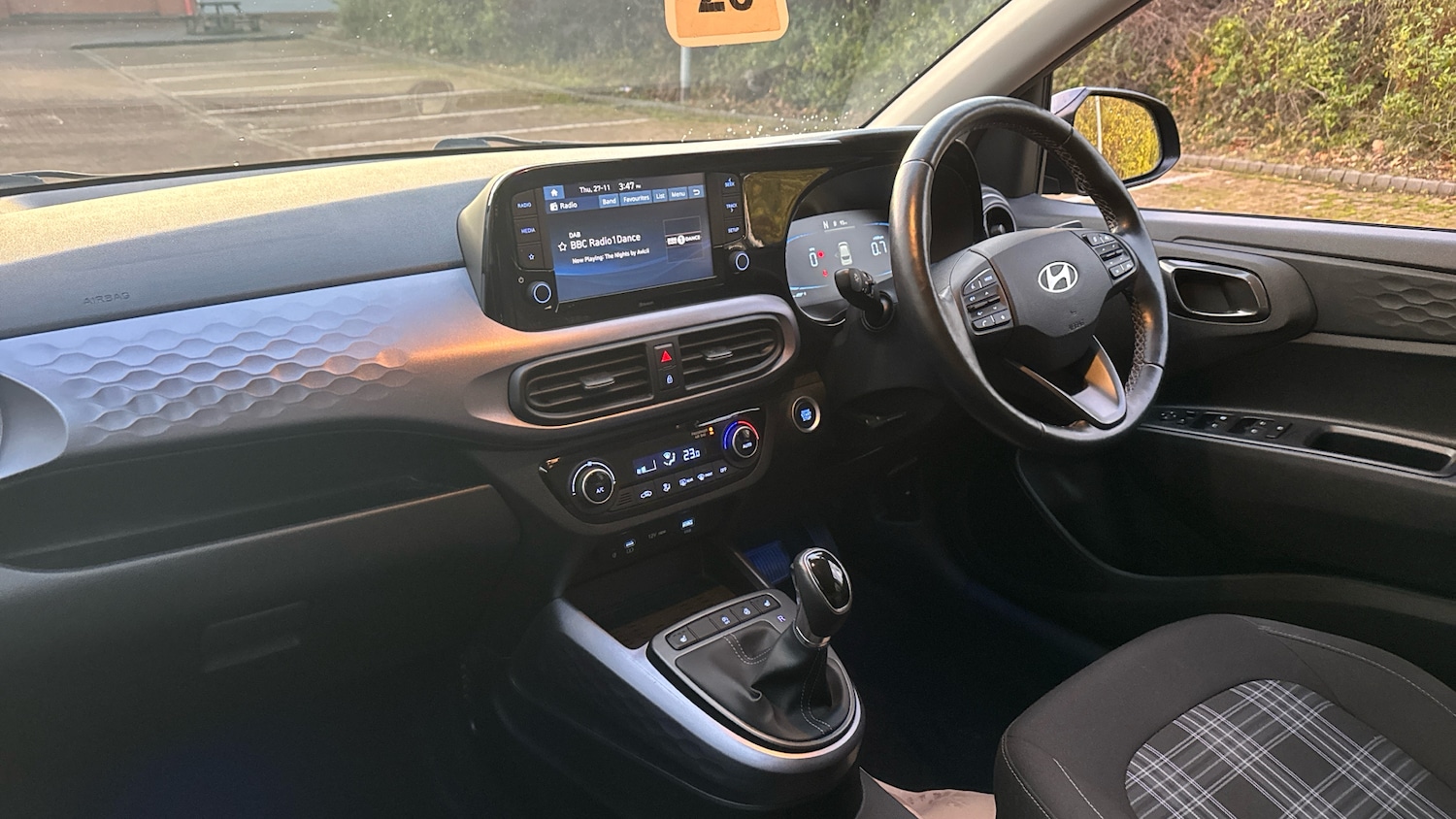 Used Hyundai i10 2023 for sale - 76738657: Photo 9