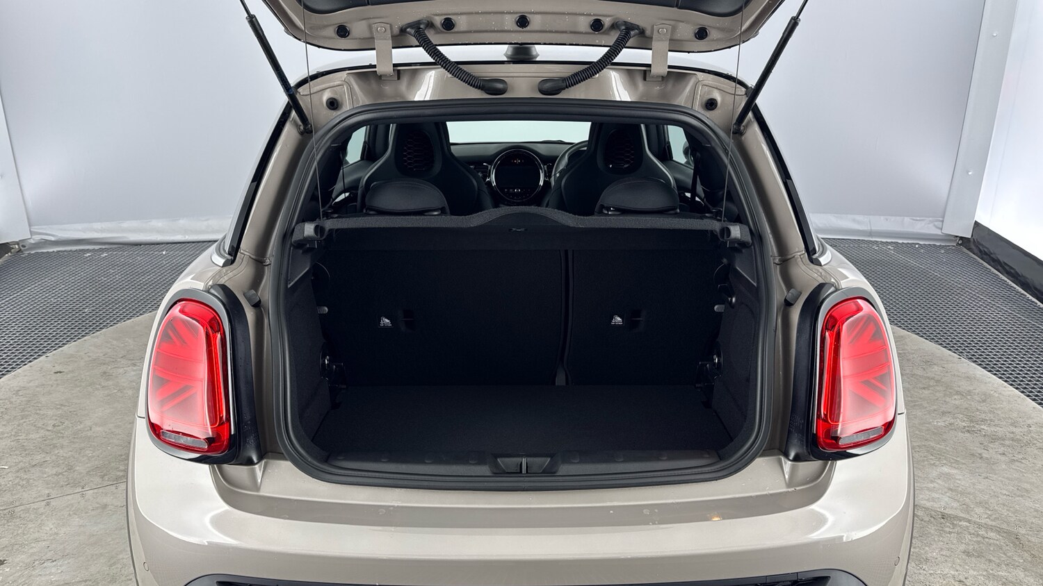 Used MINI Hatch 2023 for sale - 77744189: Photo 13