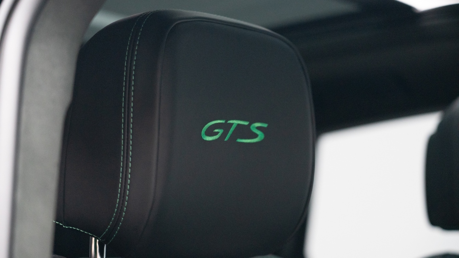 Used Porsche Macan 2023 for sale - 76434869: Photo 18